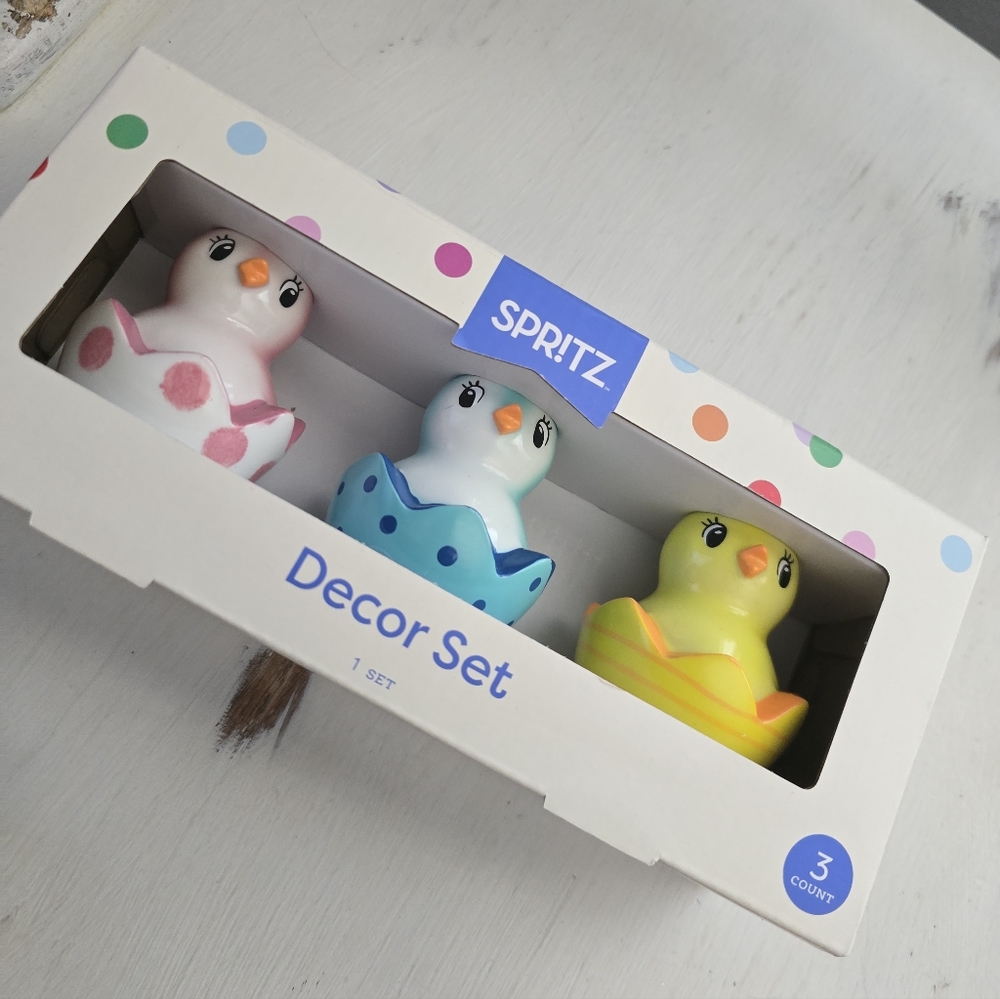 Spritz Ceramic Chick Trio in Pink, Blue & Yellow